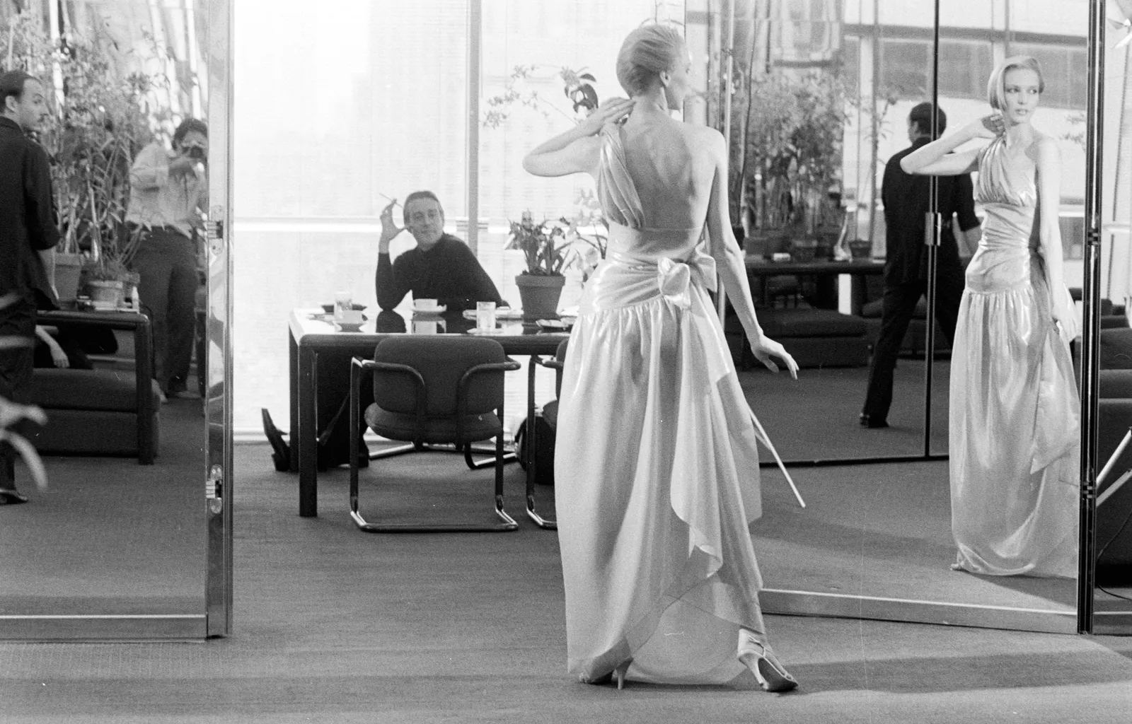 Halston's Haven: The Bespoke SOM79, A Testament to Executive Elegance 7