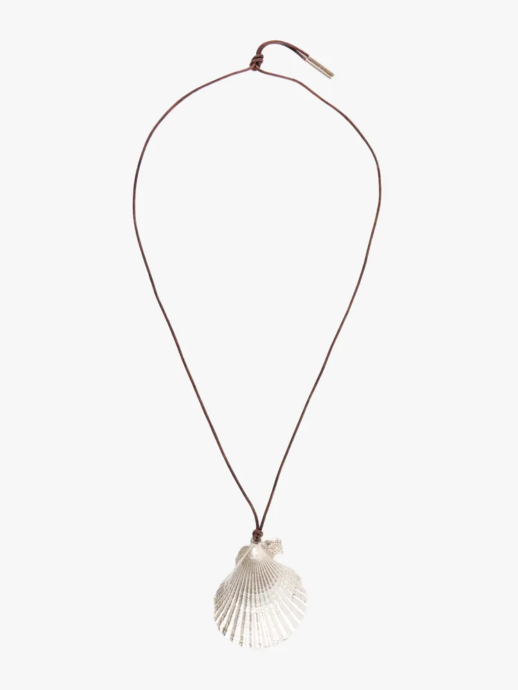 The Timeless Charm of the Choker Redefined for Today 48