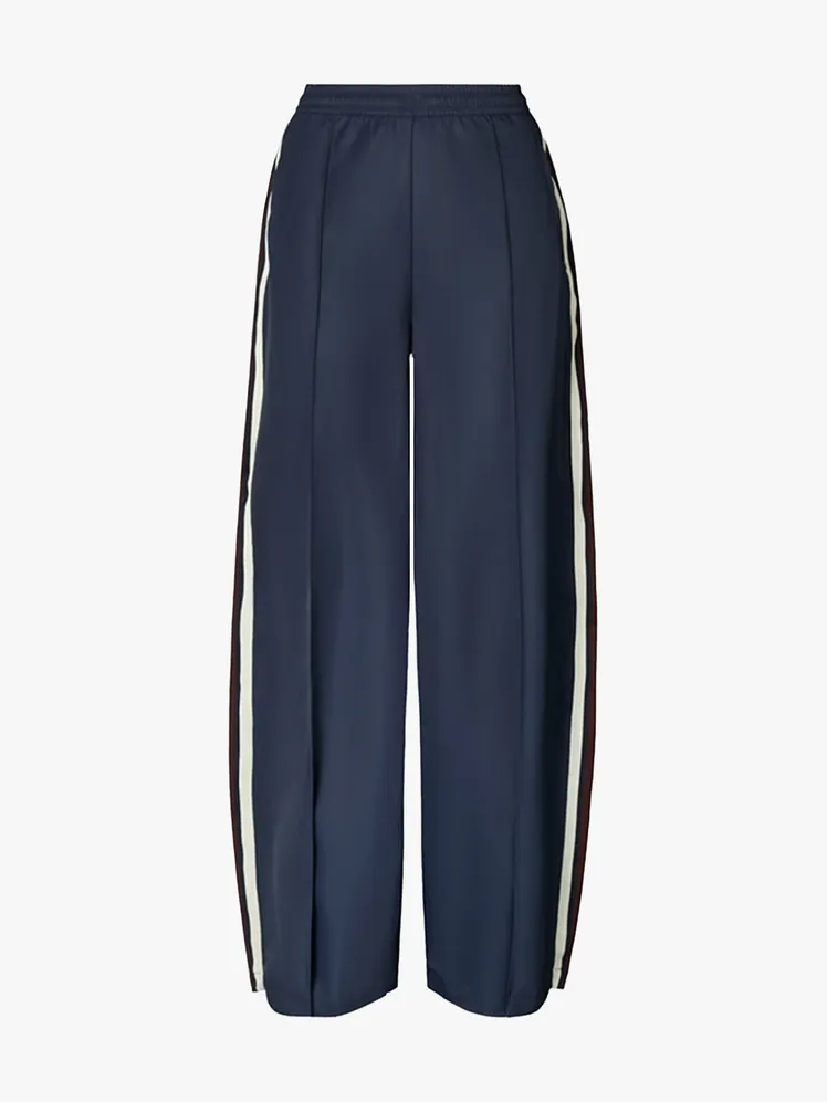 Chic Forecast: Must-Have Summer '26 Styles for Your Elite Collection 240