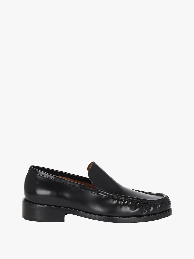 Effortless Loafer Chic: Your Guide to Summer's Most Versatile Footwear 110