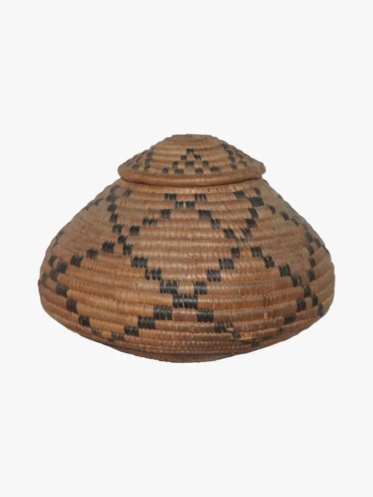 Artisan Heirlooms: A Woven Legacy for the Discerning Dwelling 39