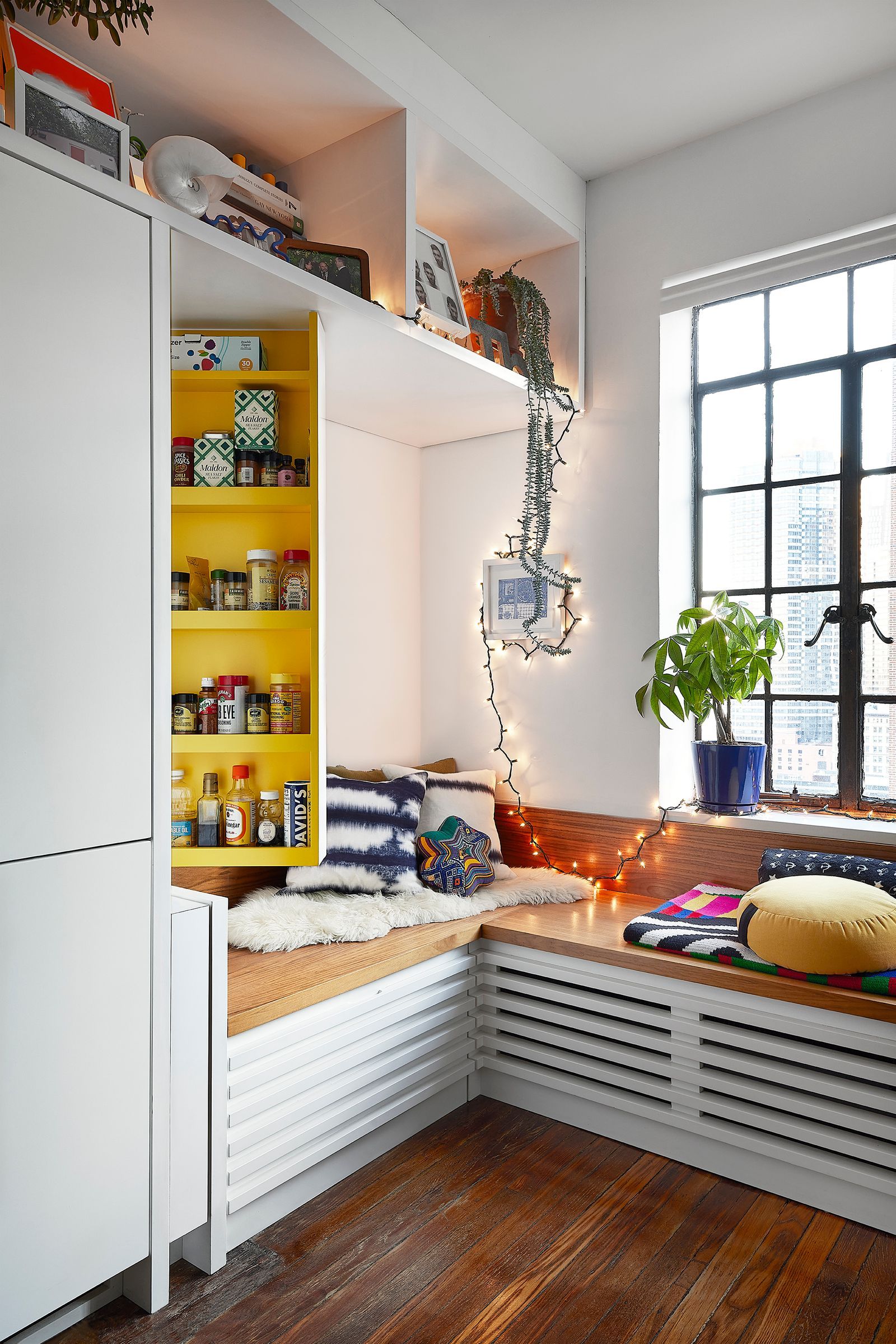 The Jewel Box: Manhattan's Micro-Estate of Elite Ingenuity 21