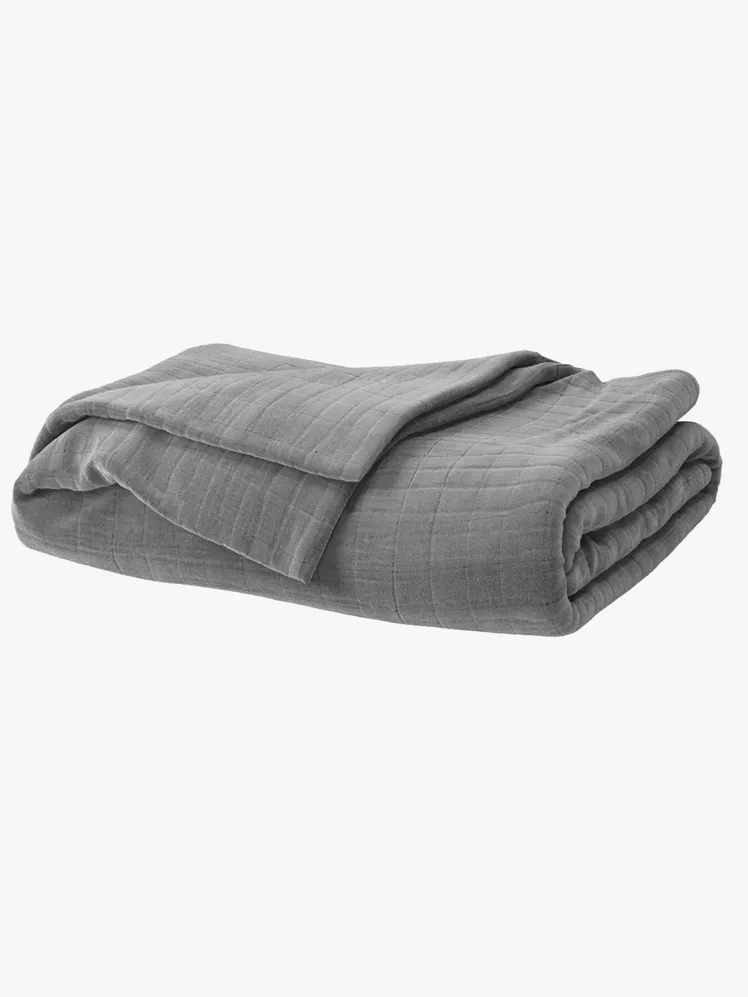 Heirloom Whispers: Artisanal Muslin for the Discerning Summer Slumber 18