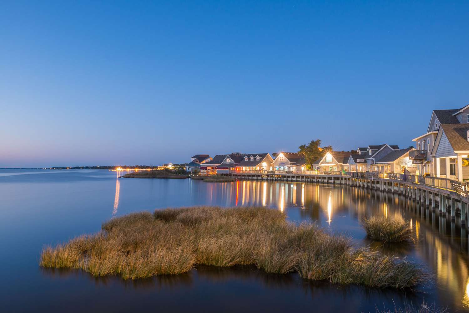 Coastal Carolina's Crown Jewels: Discover North Carolina's Most Exclusive Sands 18