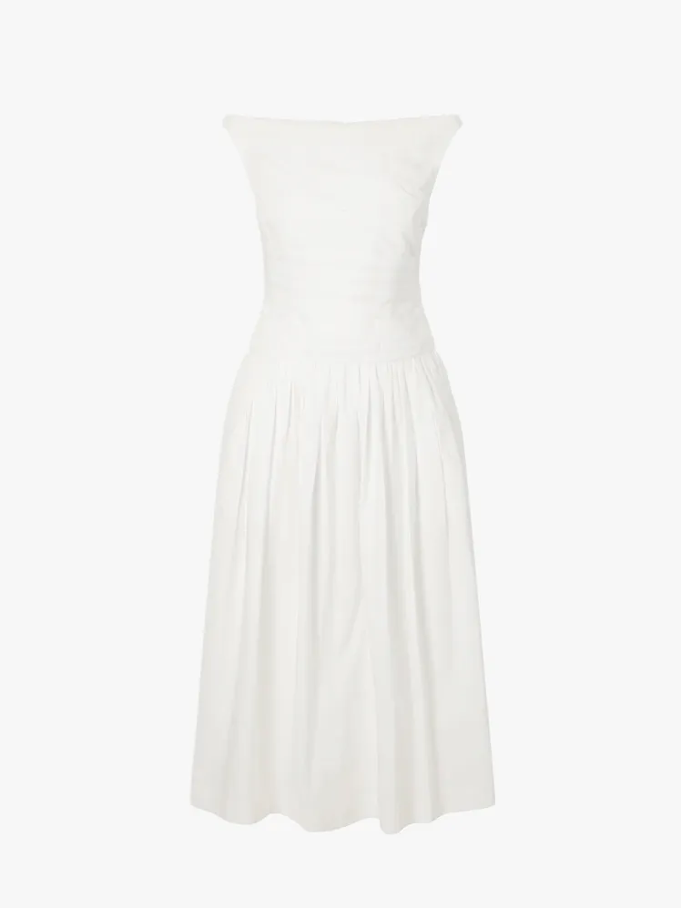 Chic Summer Sojourns: A Curated Edit of 2026's Must-Have Dresses 31