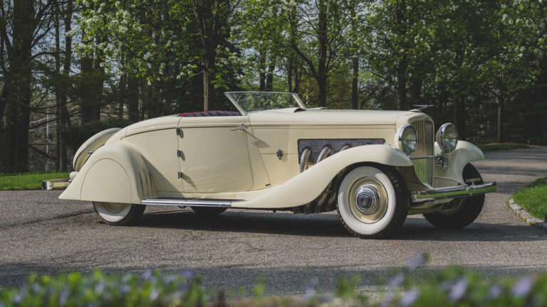 Gable's Duesenberg: An Icon of Hollywood Glamour and Engineering Prowess 18