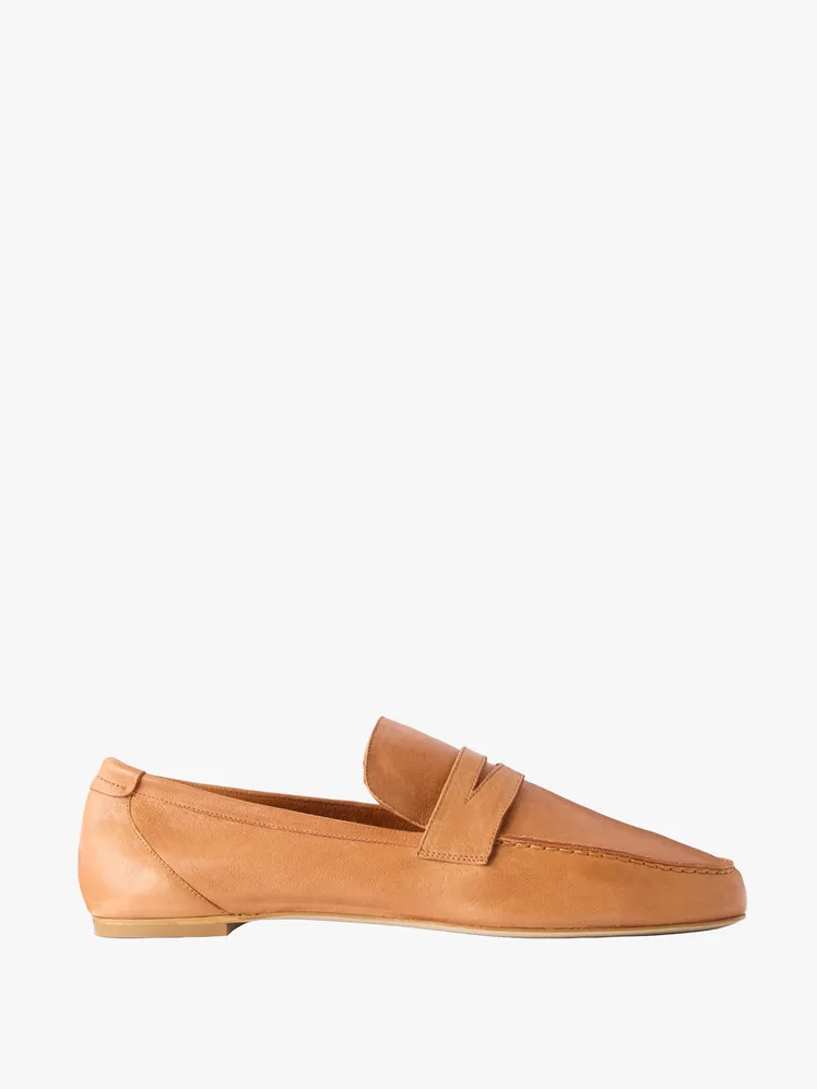 Effortless Loafer Chic: Your Guide to Summer's Most Versatile Footwear 93