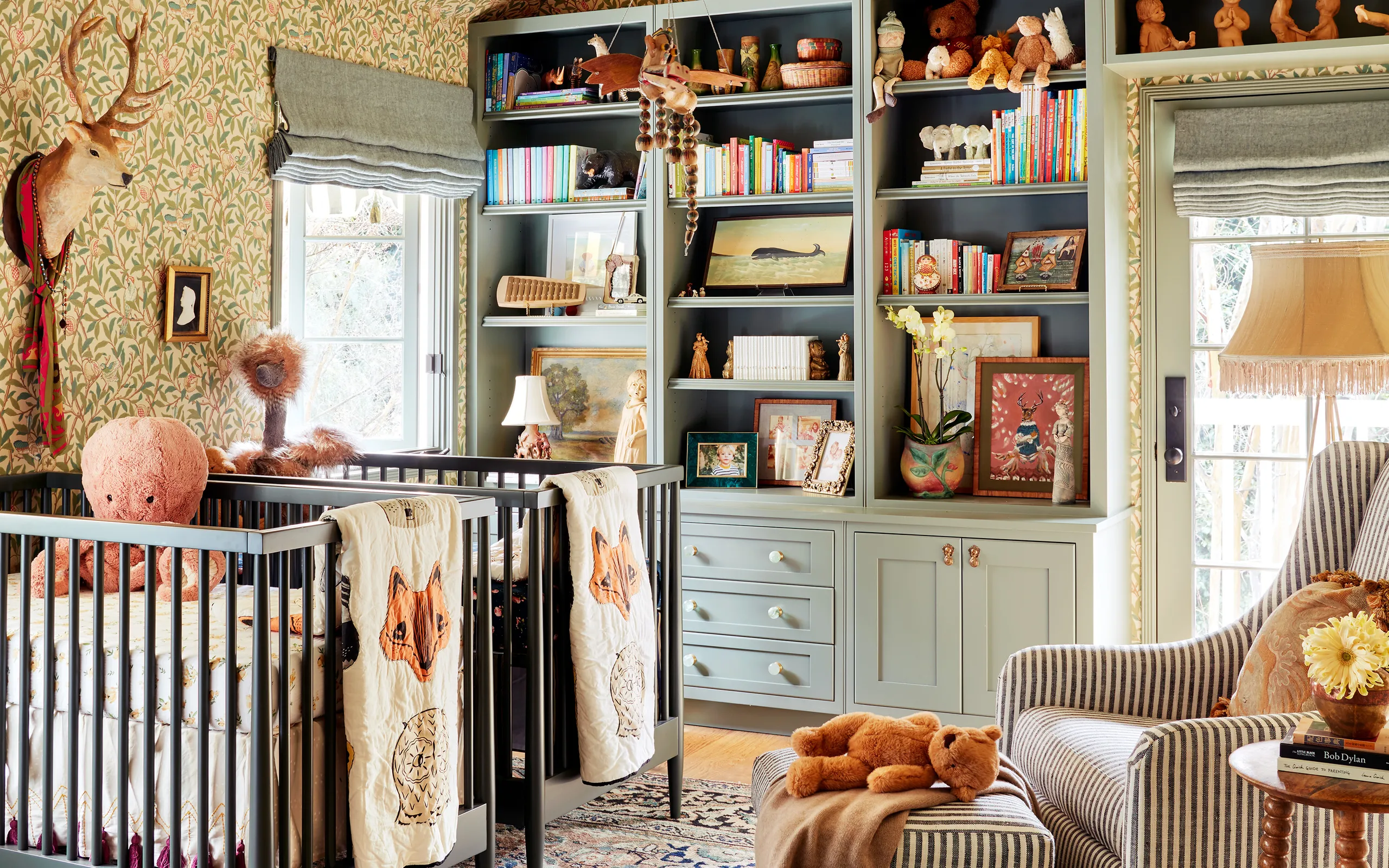 Heirloom Haven: Curated Collections for the Discerning Dweller 8
