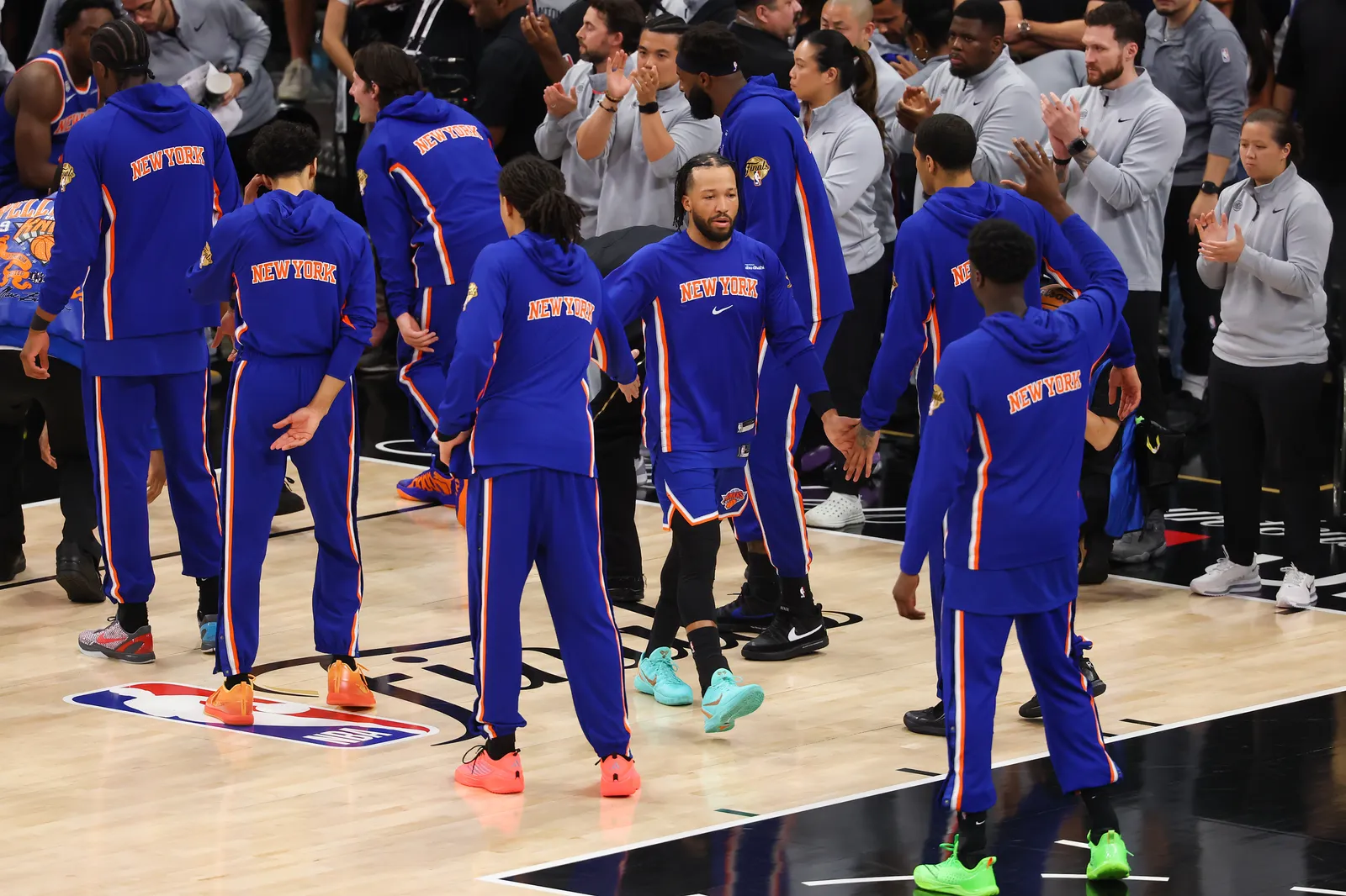 Game 5's Court: The Teal Takeover Explained 8