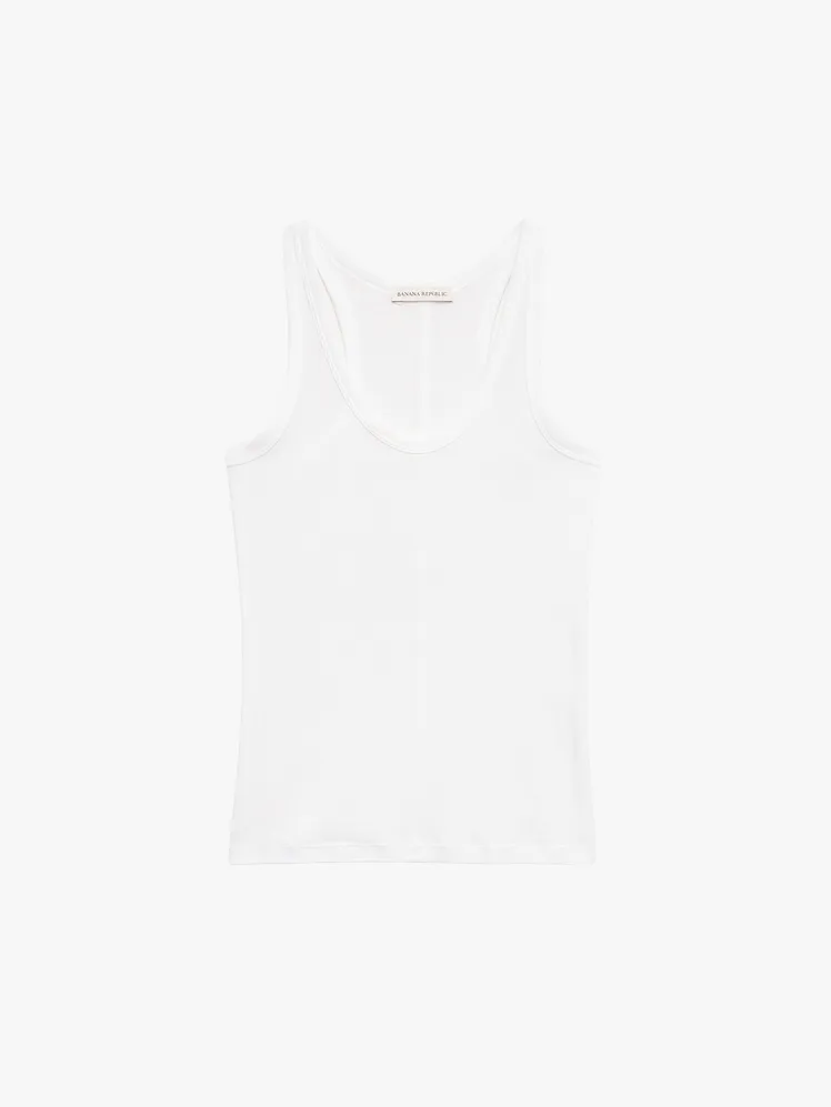 Elevated Athleisure: Vogue's Guide to Chic Activewear Styling 76