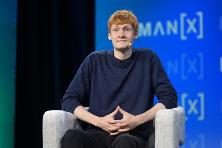 SpaceX's $60B Acquisition: How Two Twentysomethings Built a Billion-Dollar Empire 6
