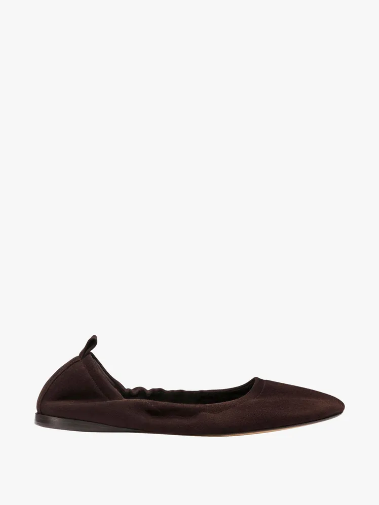 Step into Summer 2026: The Footwear Edit 144 Step into Summer 2026: The Footwear Edit 144