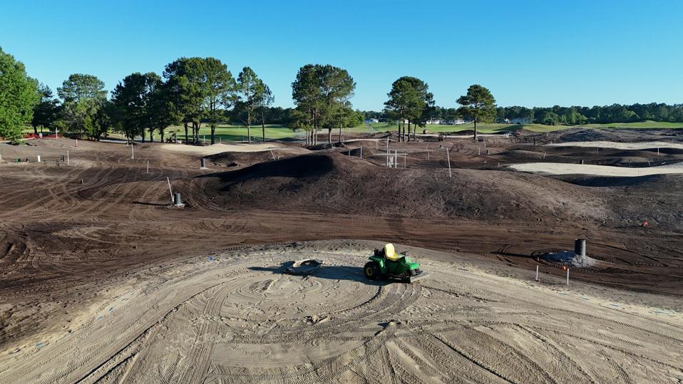 **Beyond the Back Nine: How Golf Resorts Are Redefining Strategy with Par 3 Investments** 9
