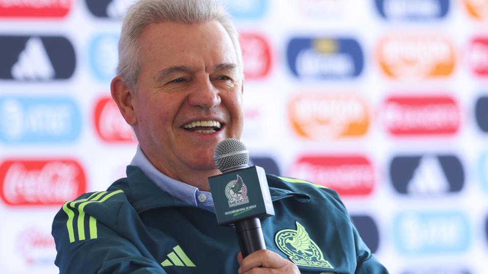 World Cup 2026: The Elite Managers on the Hot Seat and the Future of Global Football Strategy 14