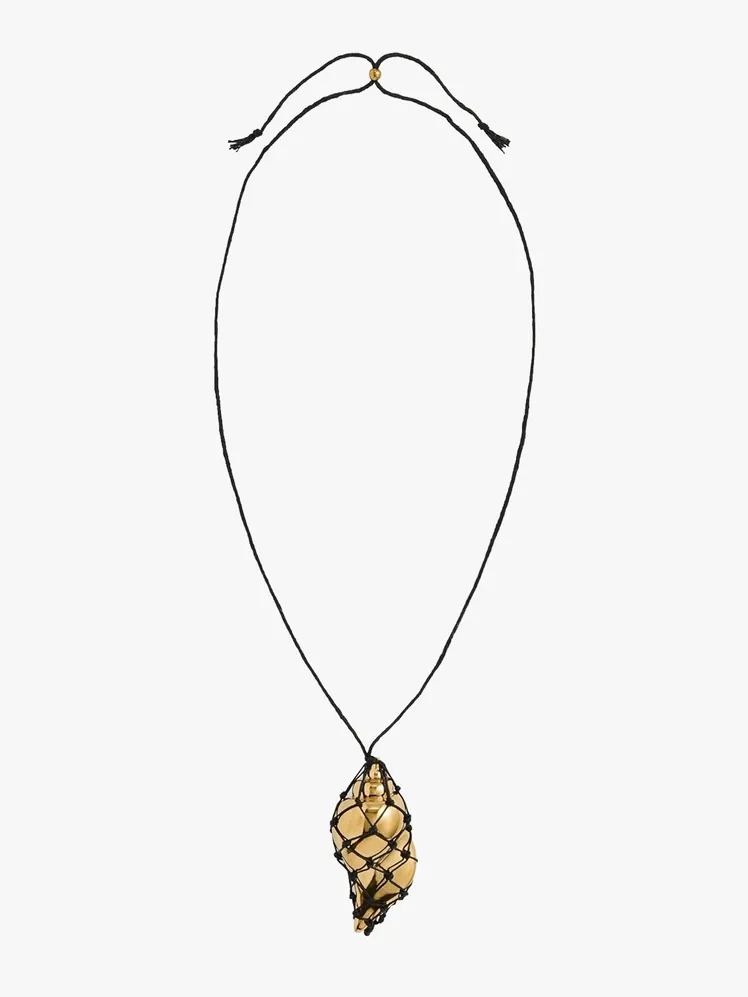 The Timeless Charm of the Choker Redefined for Today 63
