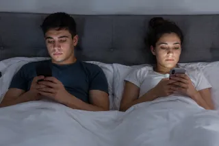 Beyond the Screen: How Digital Distraction May Be Reshaping Procreation Decisions