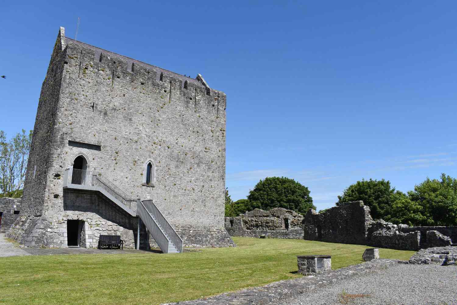 Emerald Isles & Regal Estates: Unveiling Ireland's Most Enchanting Castle Escapes 31