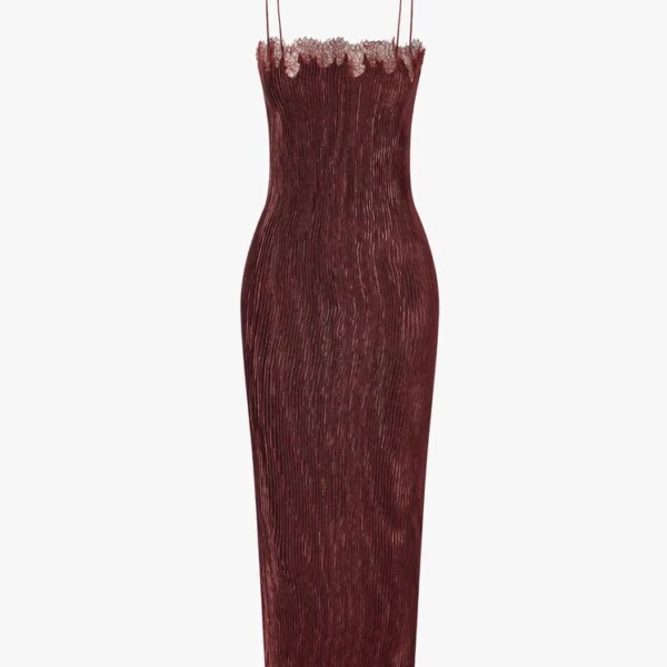 Chic Attire for Your Al Fresco Nuptials