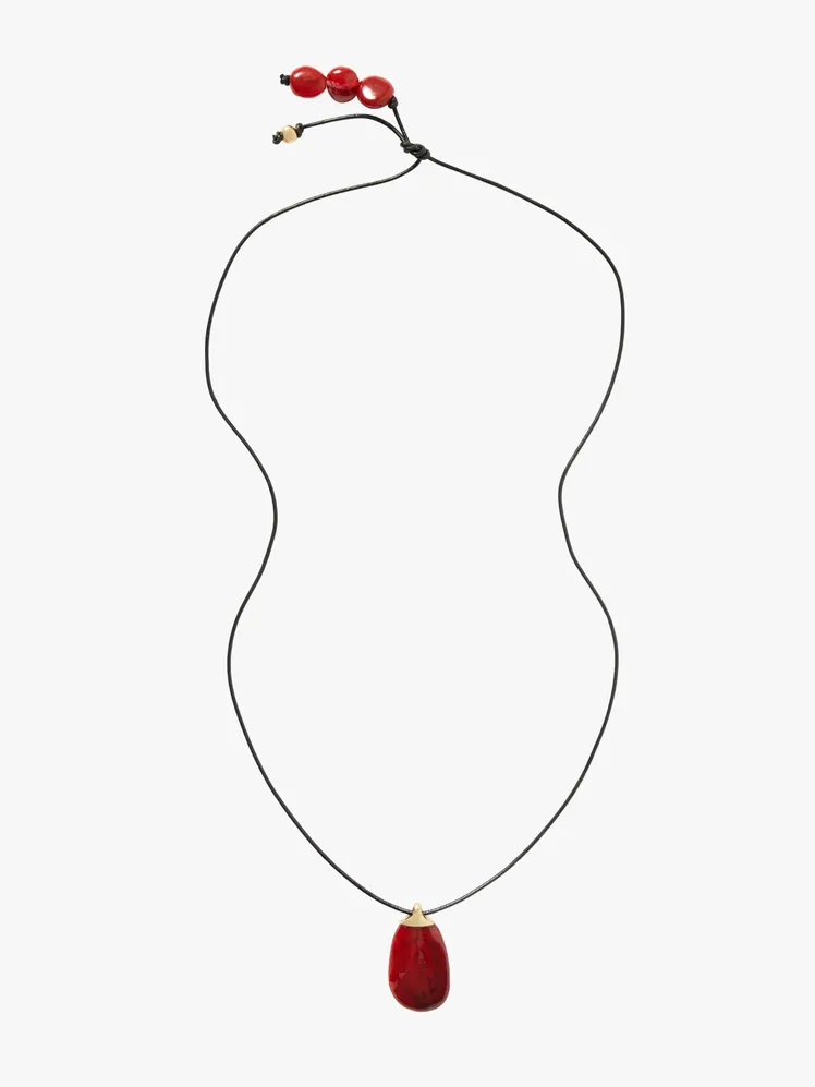 The Timeless Charm of the Choker Redefined for Today 54