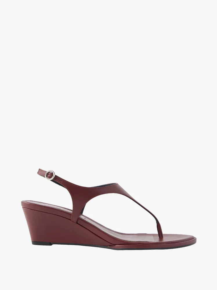 Chic Attire for Your Al Fresco Nuptials 62
