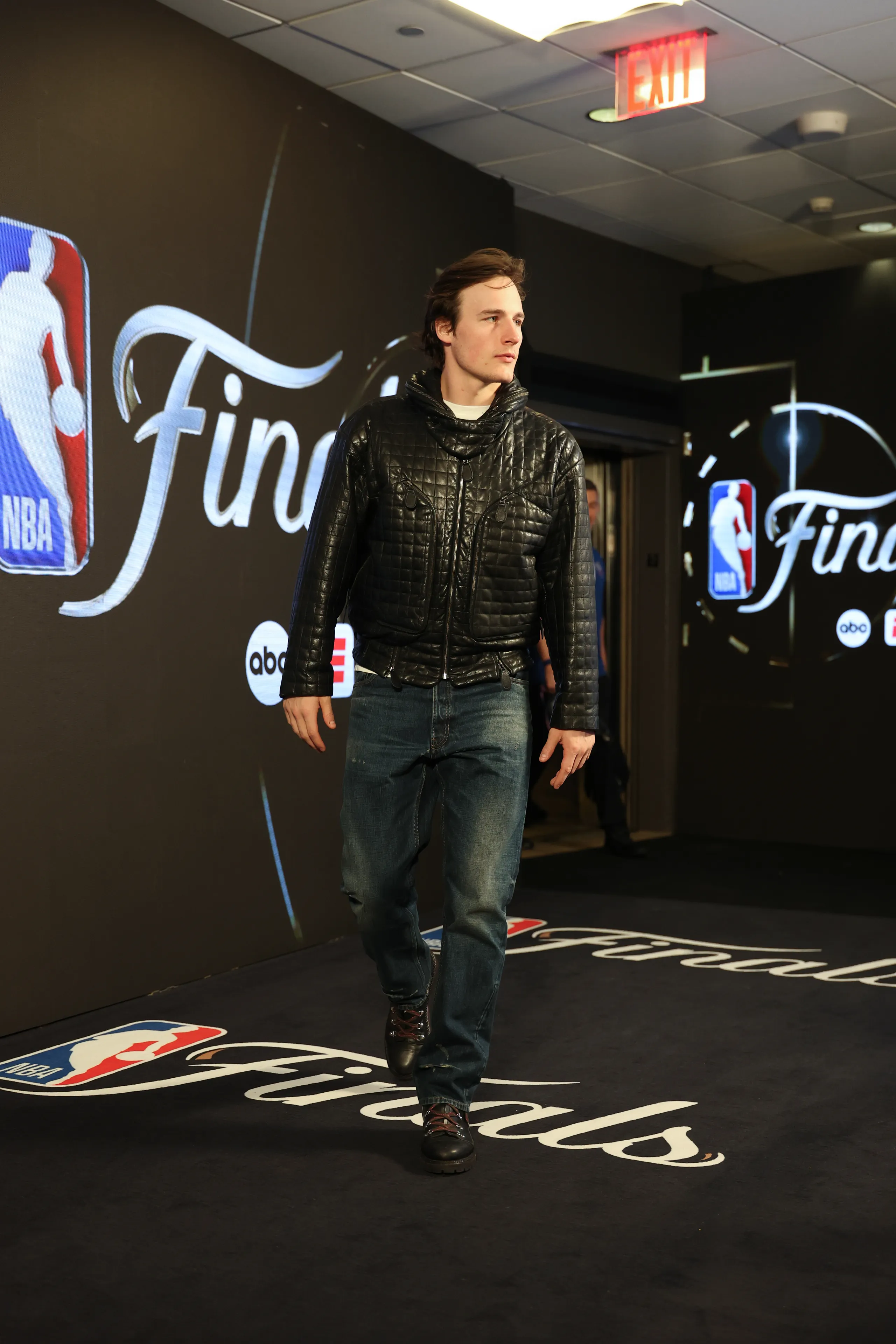 From College Courtside to Runway Ready: The Style Architect Behind Pro Hoops' Newest Icon 6