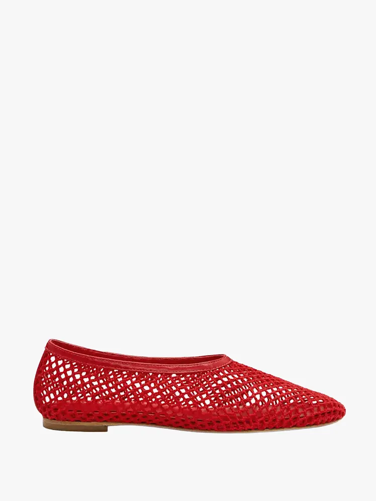 Elevated Athleisure: Vogue's Guide to Chic Activewear Styling 71
