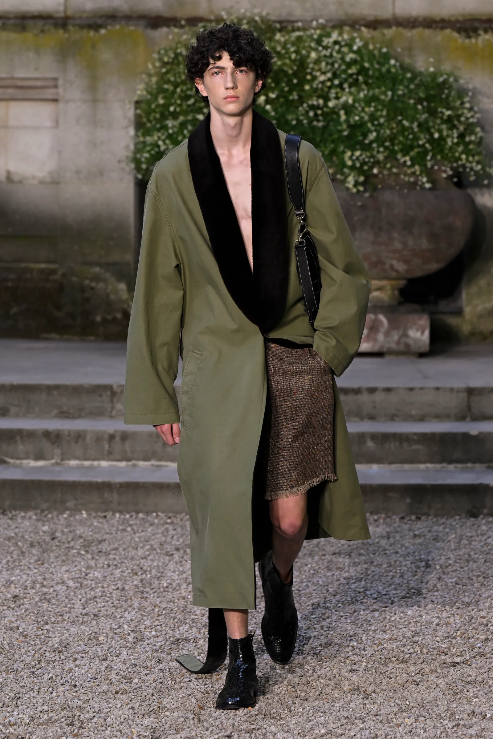 Dior's Spring '27: The New Guard for the Modern Man 12