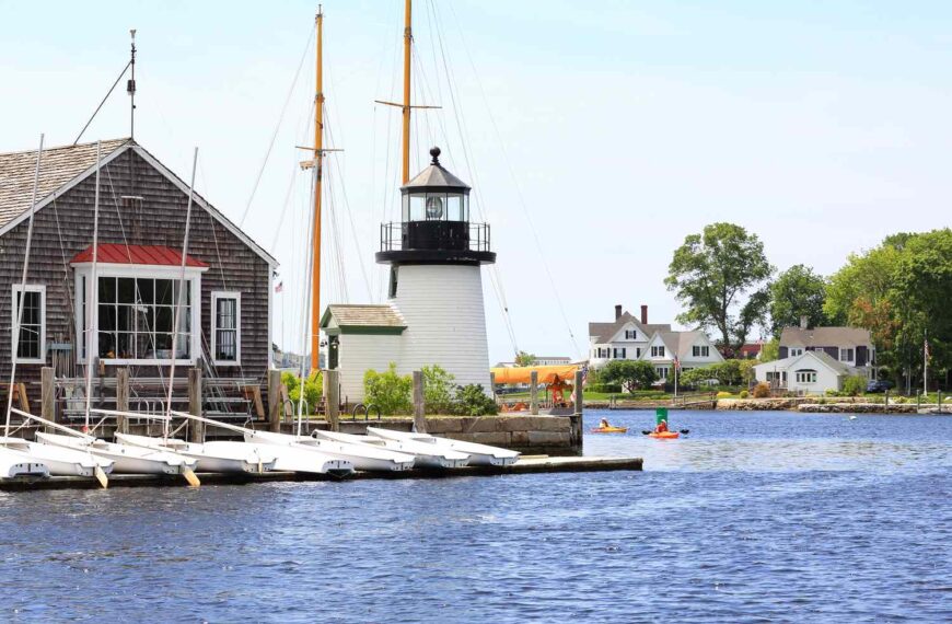 Enchanting New England Havens: Where Every Village Whispers a Timeless Tale