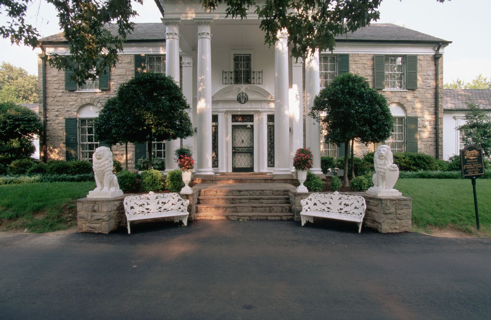 Graceland's Echo: Elite Legacies in the King's Coveted Mansions 12