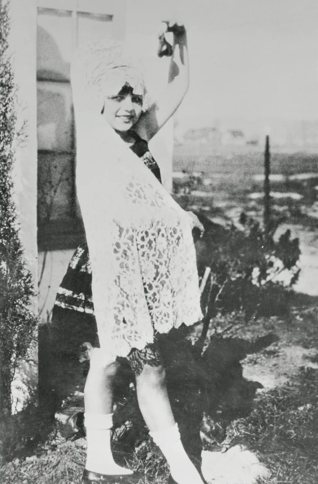 Golden Age Grace: Rita Hayworth's Private Elegance Unveiled 18