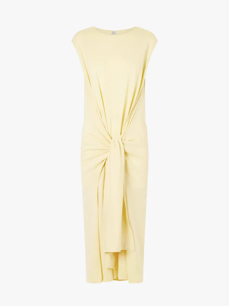 Chic Summer Sojourns: A Curated Edit of 2026's Must-Have Dresses 29
