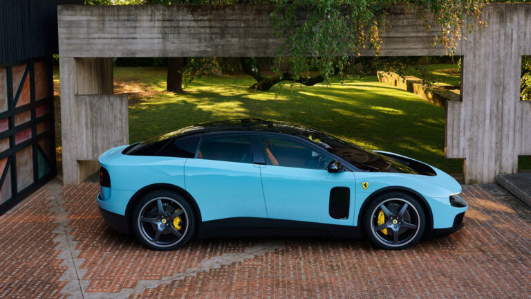 Lamborghini's Electrified Stance: A Confident Reaffirmation of Combustion's Enduring Allure 27
