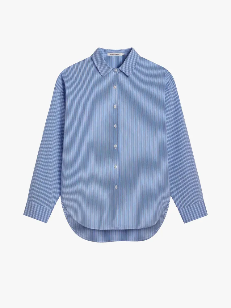 Effortless Summer Chic: Seven Ways to Master the Button-Up 93
