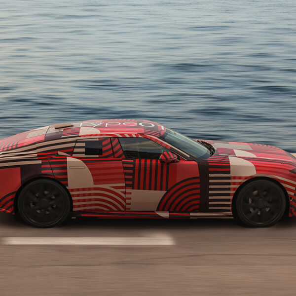 Jaguar’s Legendary Type 01: A Fall Unveiling of Engineering Prowess