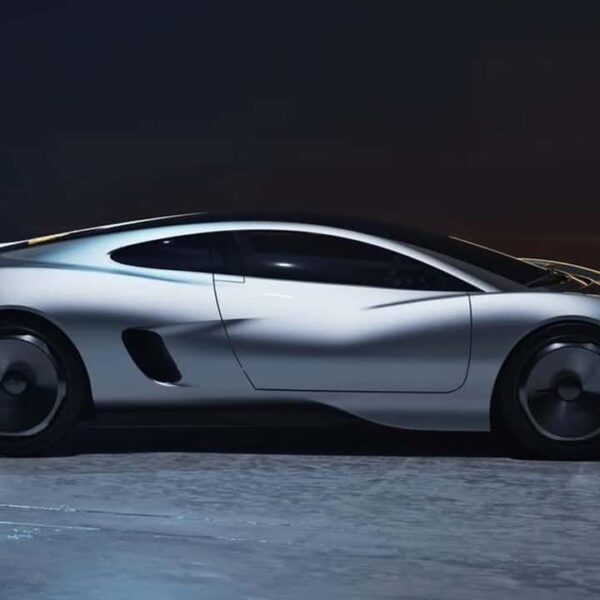 Jaguar XJ220 Reimagined: Ian Callum Unveils Stunning Future Vision