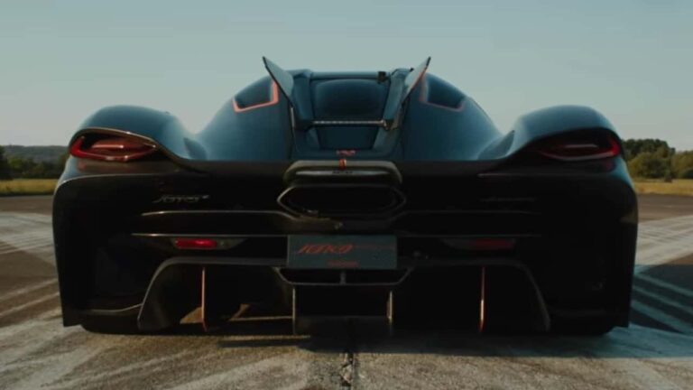 Quarter-Mile King: Unleashing Hypercar Velocity in Production Form 5