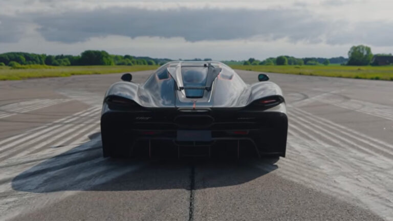 Koenigsegg Jesko: Redefining Hypercar Supremacy with Unprecedented Speed Records 73