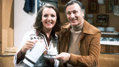 Beyond the Laugh Track: Dame Penelope Keith's Enduring Echoes in British Social Satire 6