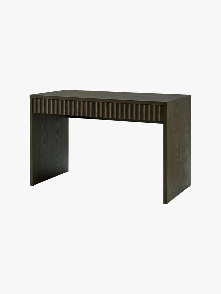 Heritage Haven: Elite Desks for Curated Small-Space Living 32