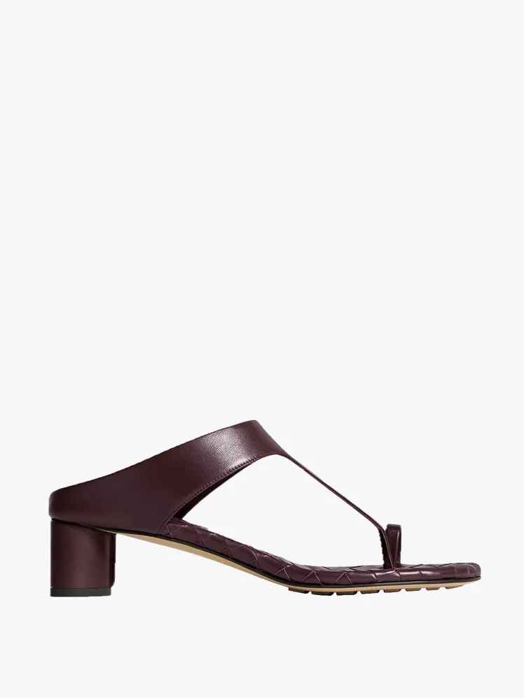 Ethereal Footwear for the Beach Wedding Connoisseur: From Chic Wedges to Playful Flats 54