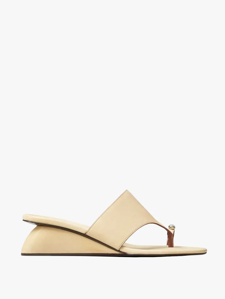 Ethereal Footwear for the Beach Wedding Connoisseur: From Chic Wedges to Playful Flats 48