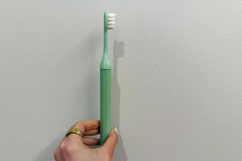 Unlock Peak Oral Health: Is the SURI Electric Toothbrush Your Dentist's New Favorite? 6